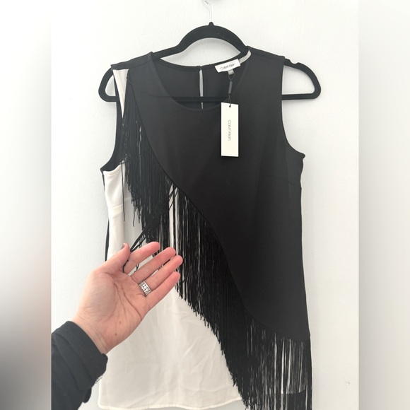 NWT Calvin Klein Sleeveless Asymmetrical Fringe Top in Black & White - Small - Picture 4 of 10